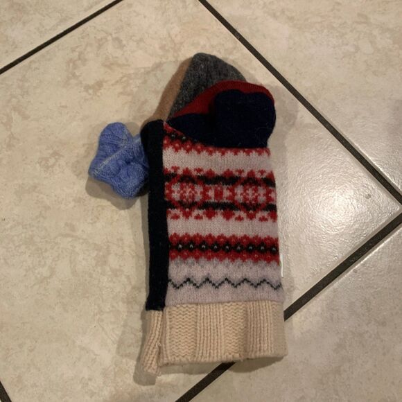 Cate and Levi wool dog puppet - Picture 6 of 8